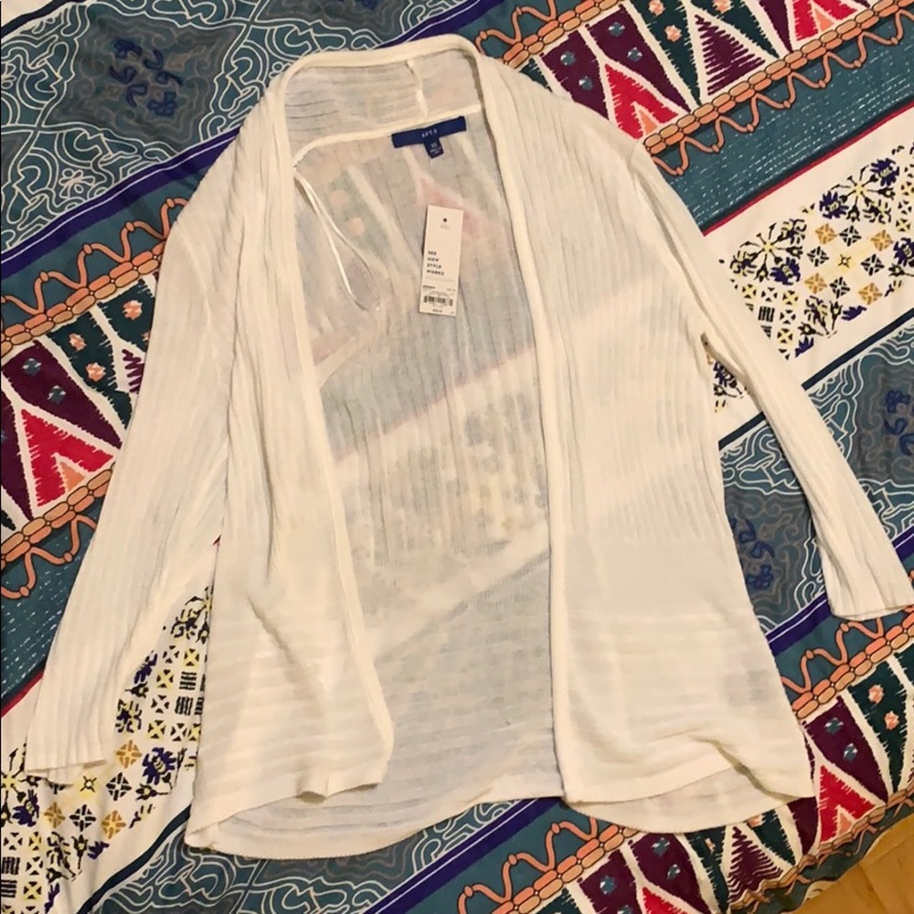 Light weight sweater